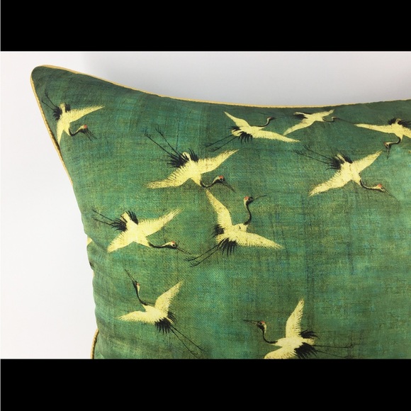 Japanese decorative bird pillow - Picture 3 of 6
